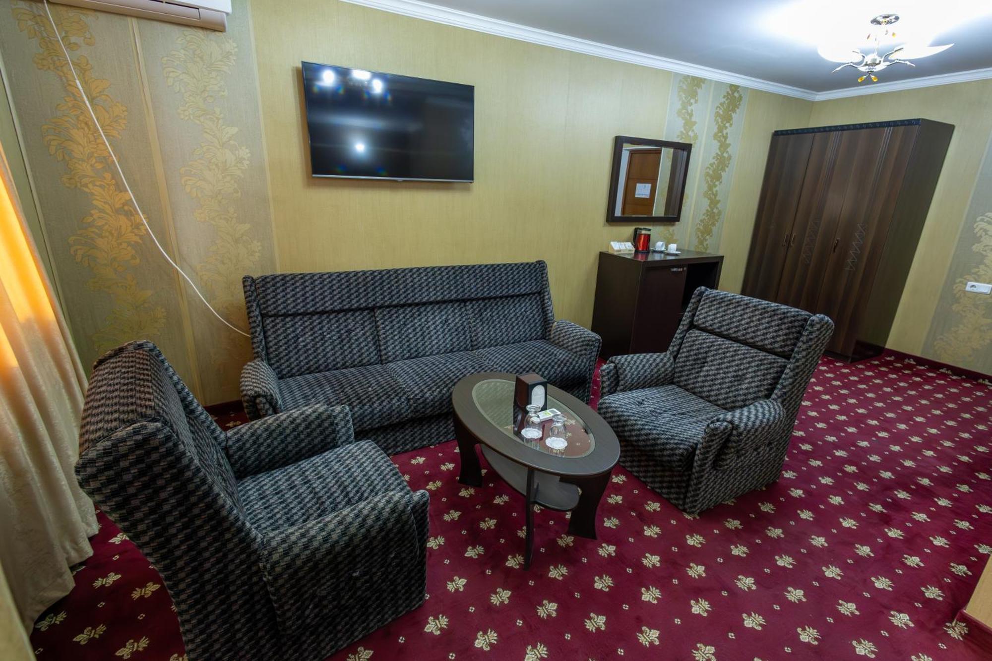 Gyumri Hotel Exteriör bild