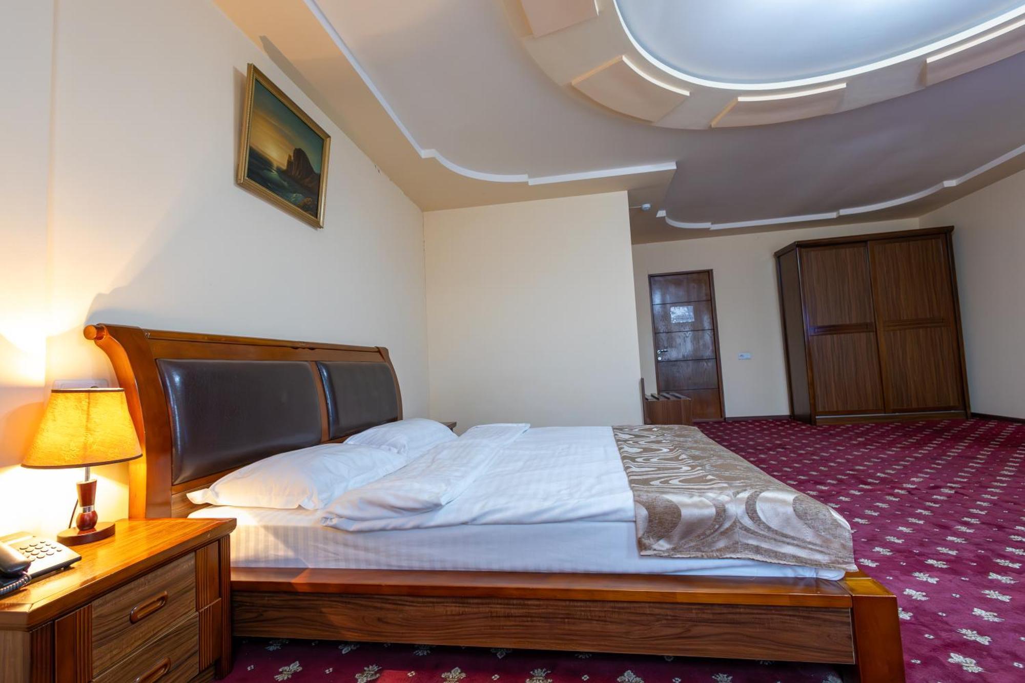 Gyumri Hotel Exteriör bild